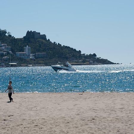 Apartamento A Pie De Playa, Climatizado Y Parking Roses Extérieur photo